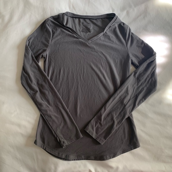 No Boundaries Tops - Gray V-nexk long sleeve shirt!